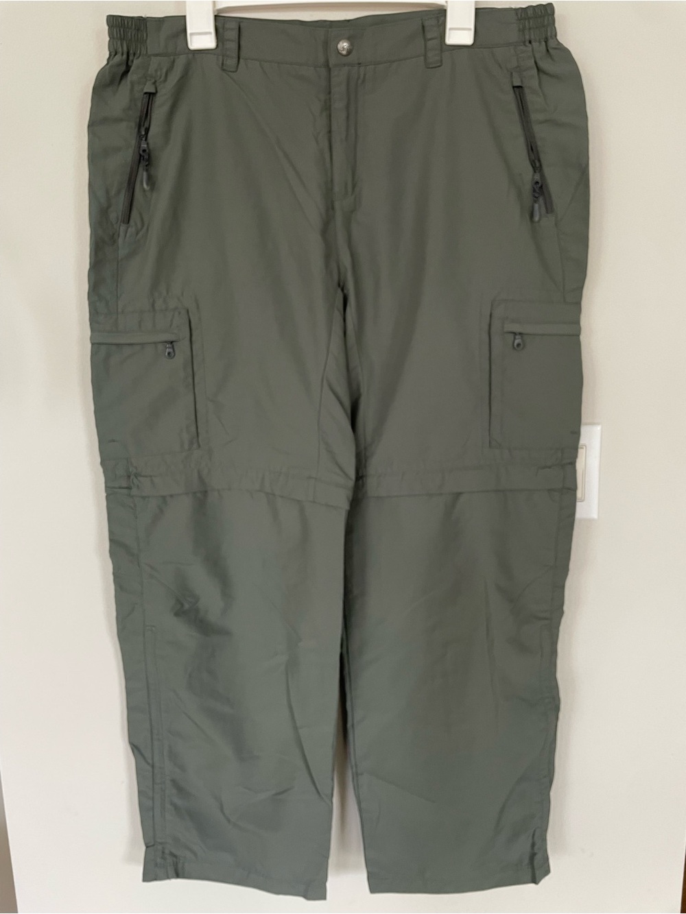 REI UPF 50+ Women’s Army Green Convertible Cargo Pants Nylon Size 16P 6 Pockets